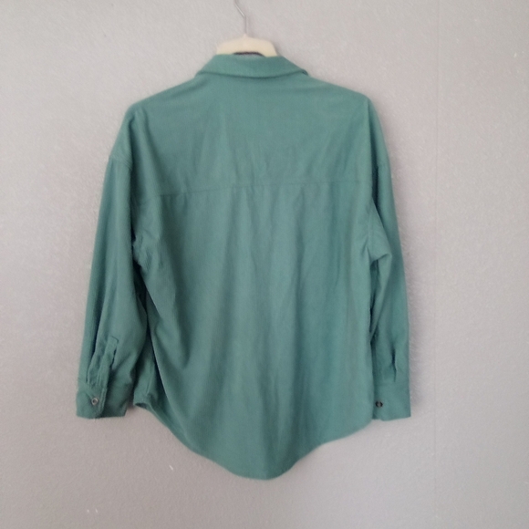 Women Shirt Size Medium ( Box BT ) - Picture 2 of 2